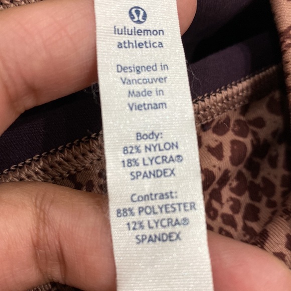 Lululemon Womens High rise Bootleg Yoga pants Size 6 - Picture 4 of 9